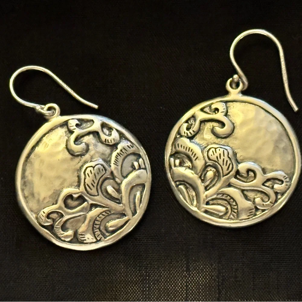 Silpada Tidal Wave sterling silver earrings. W2987 - Picture 3 of 4